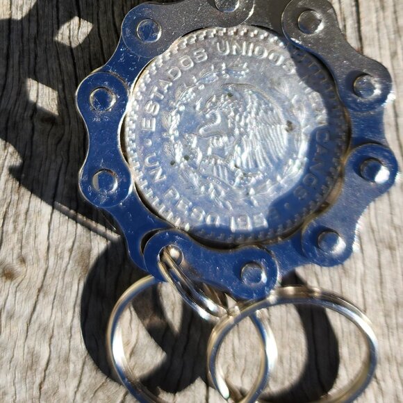 Commemorative 1959 Mexican Silver Peso Keychain 10% Silver Biker Chain Keyring - Picture 3 of 8
